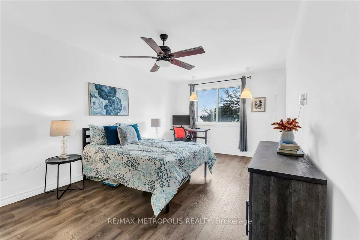 2170, Bromsgrove, Clarkson, Mississauga
