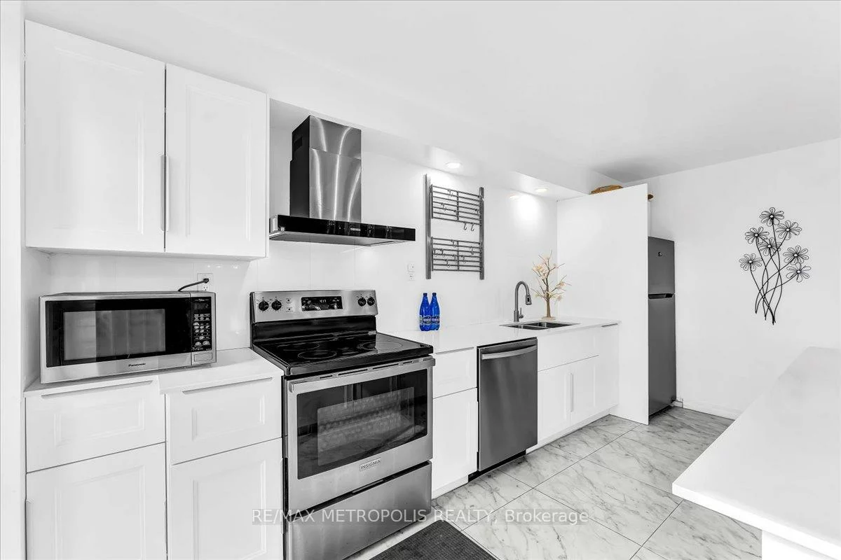 2170, Bromsgrove, Clarkson, Mississauga