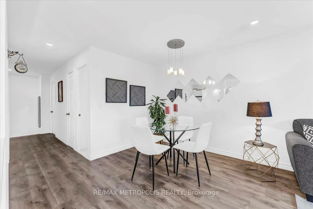 2170, Bromsgrove, Clarkson, Mississauga