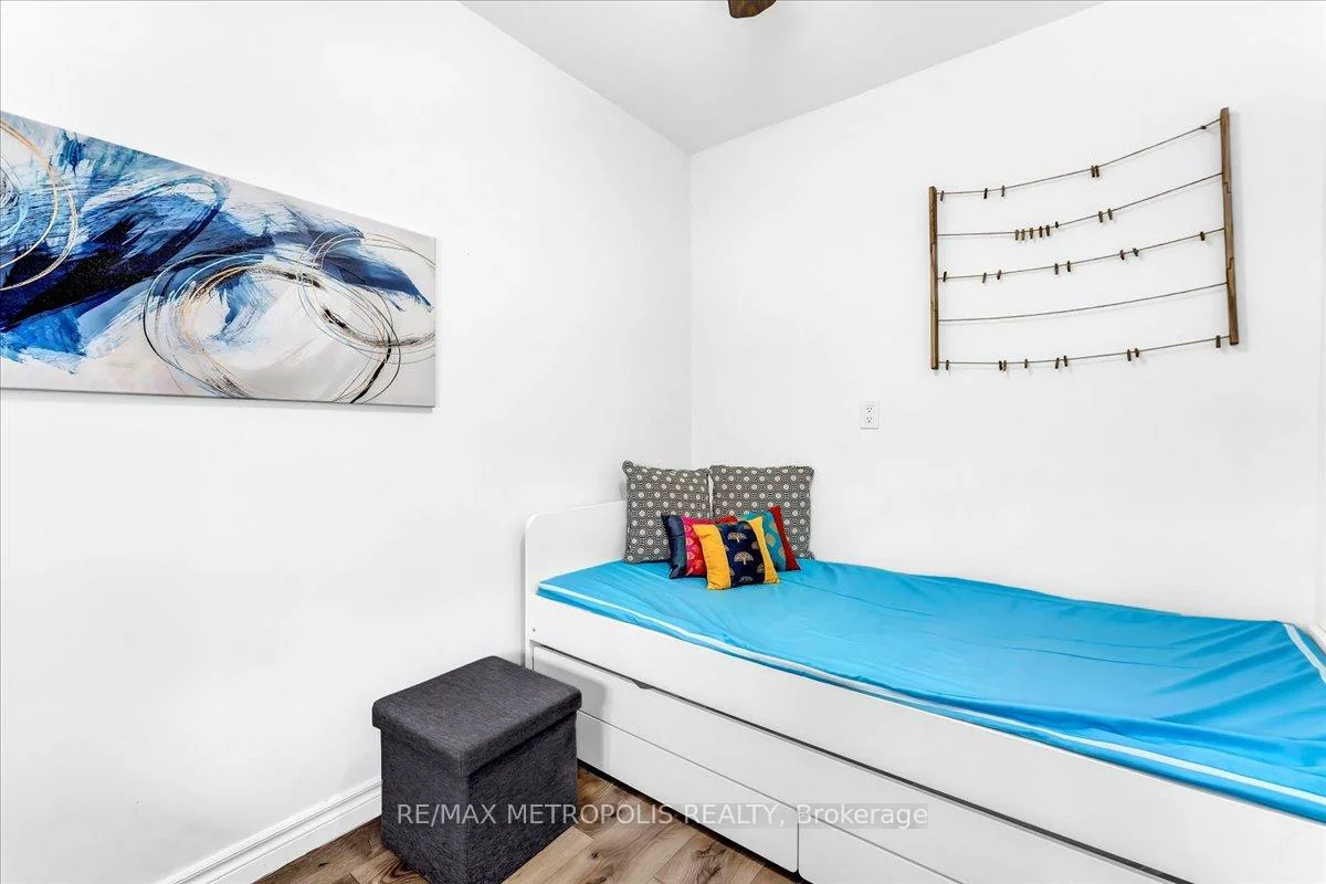 2170, Bromsgrove, Clarkson, Mississauga