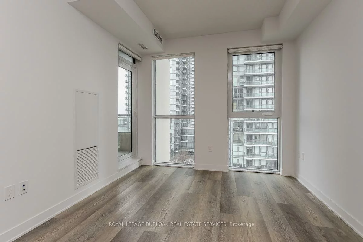 4055, Parkside Village, City Centre, Mississauga