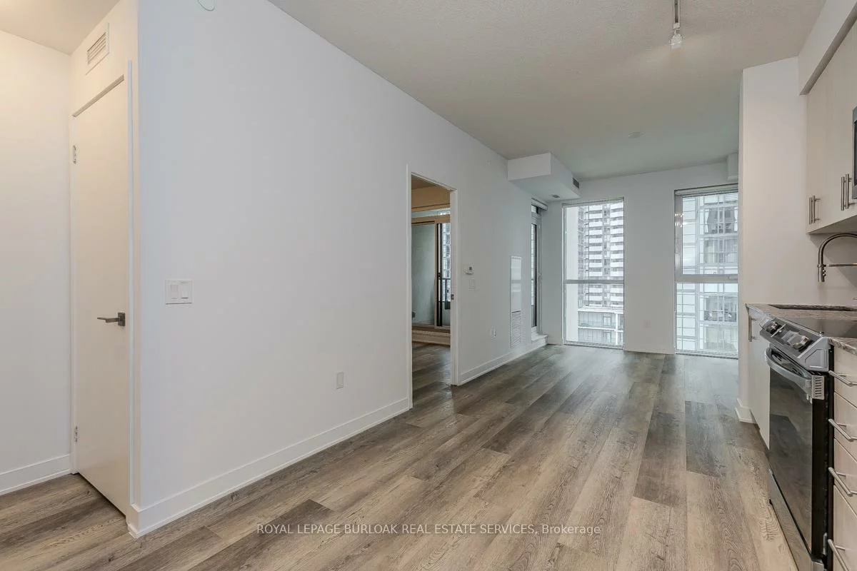 4055, Parkside Village, City Centre, Mississauga