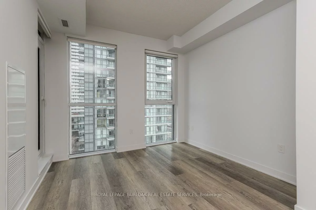 4055, Parkside Village, City Centre, Mississauga
