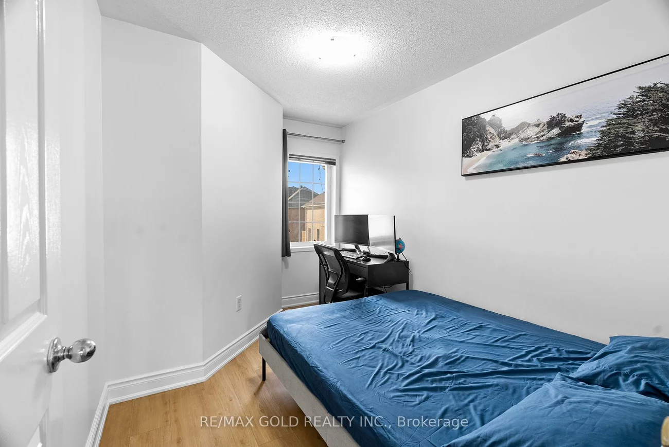 50, Strathaven, Hurontario, Mississauga