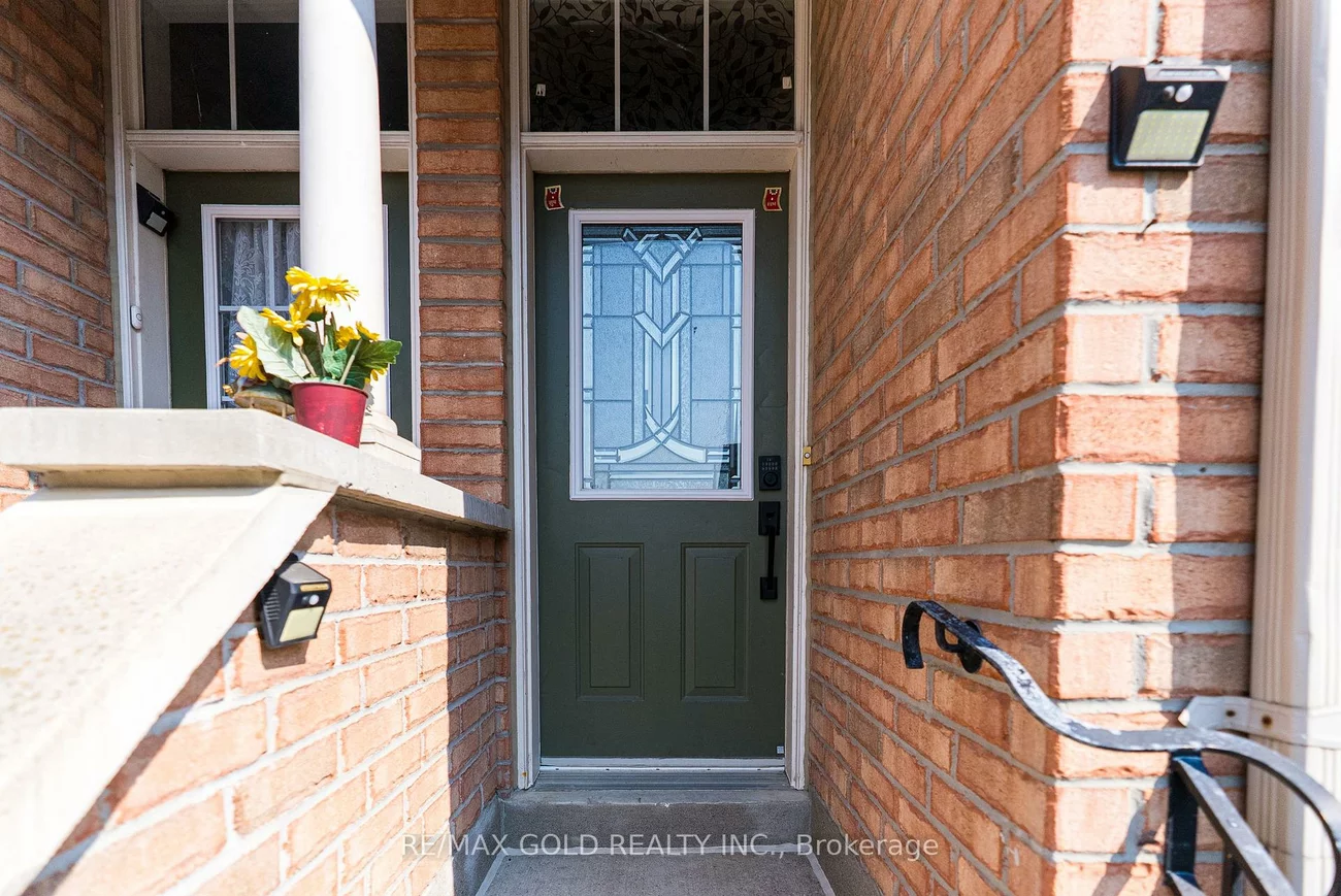 50, Strathaven, Hurontario, Mississauga