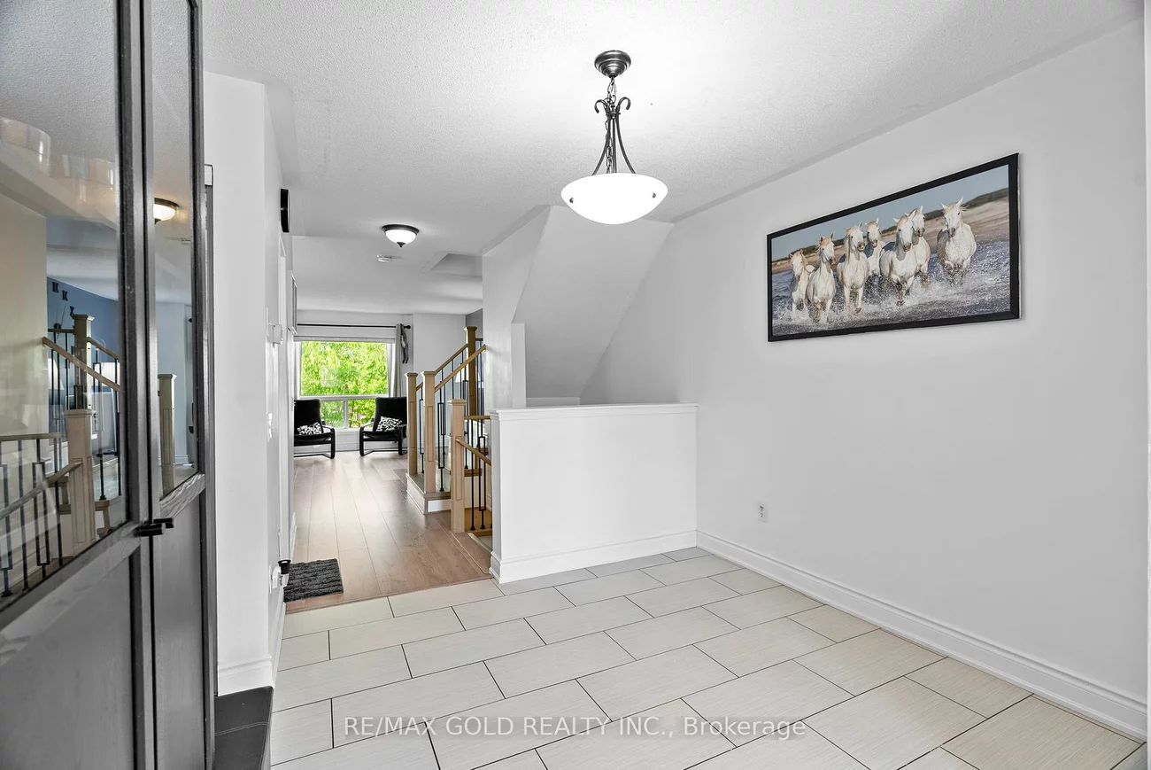 50, Strathaven, Hurontario, Mississauga