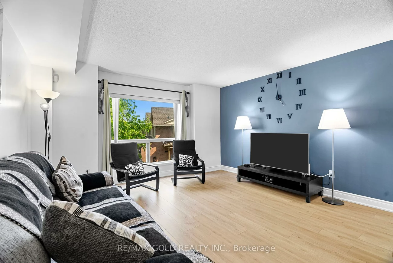 50, Strathaven, Hurontario, Mississauga