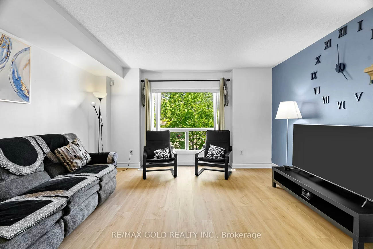 50, Strathaven, Hurontario, Mississauga