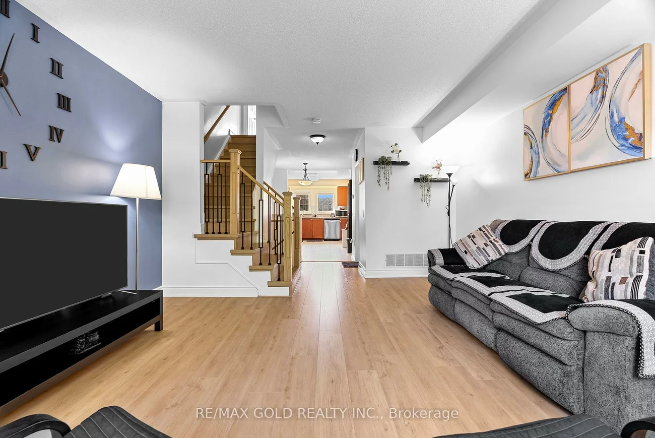 50, Strathaven, Hurontario, Mississauga