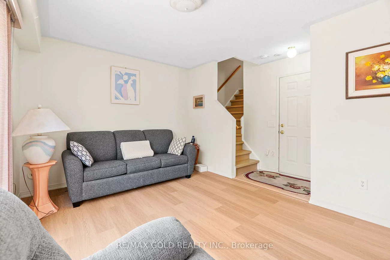 50, Strathaven, Hurontario, Mississauga