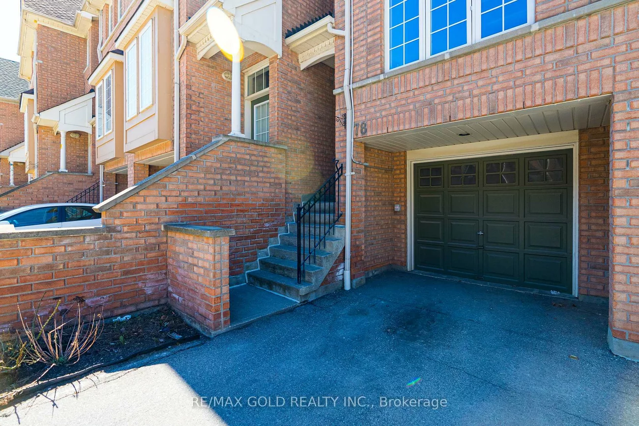 50, Strathaven, Hurontario, Mississauga