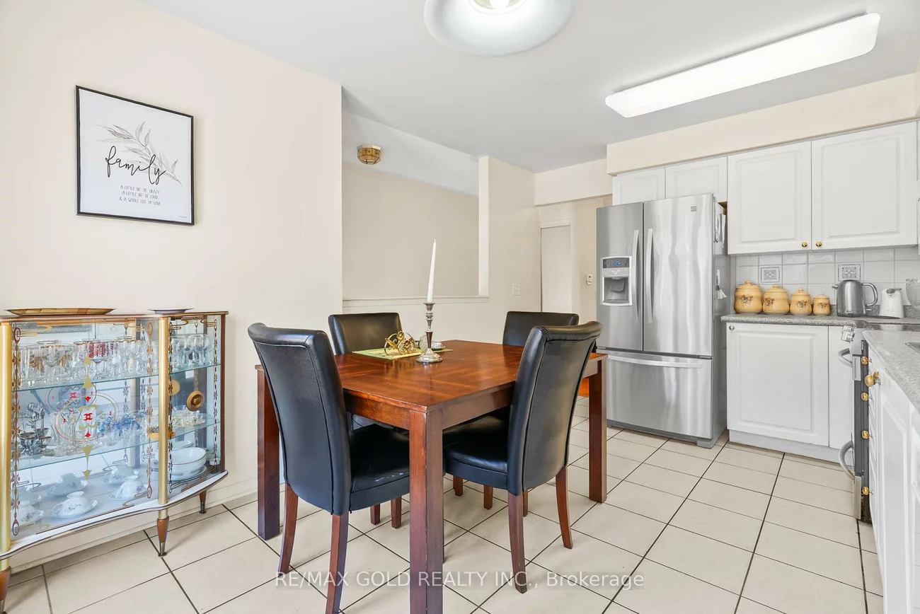 50, Strathaven, Hurontario, Mississauga