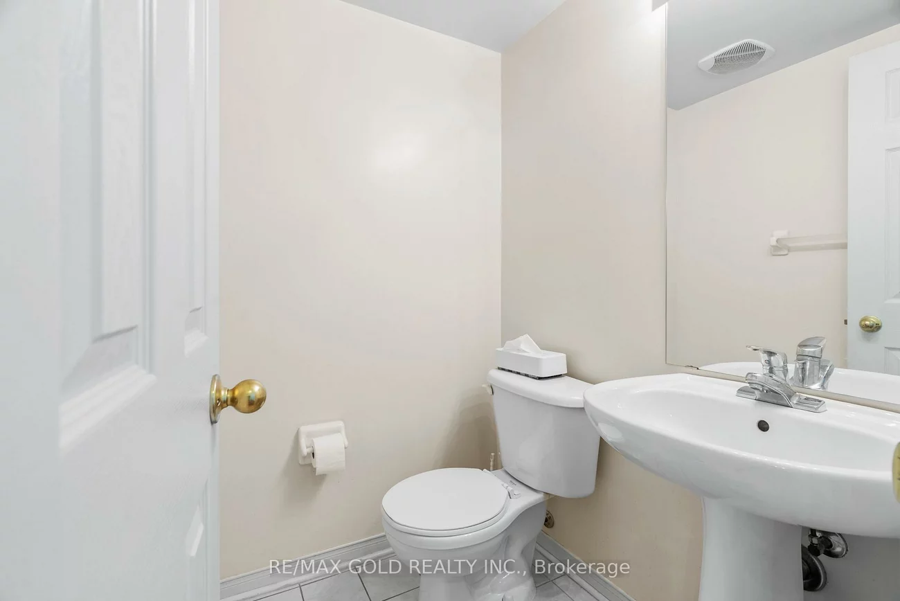 50, Strathaven, Hurontario, Mississauga
