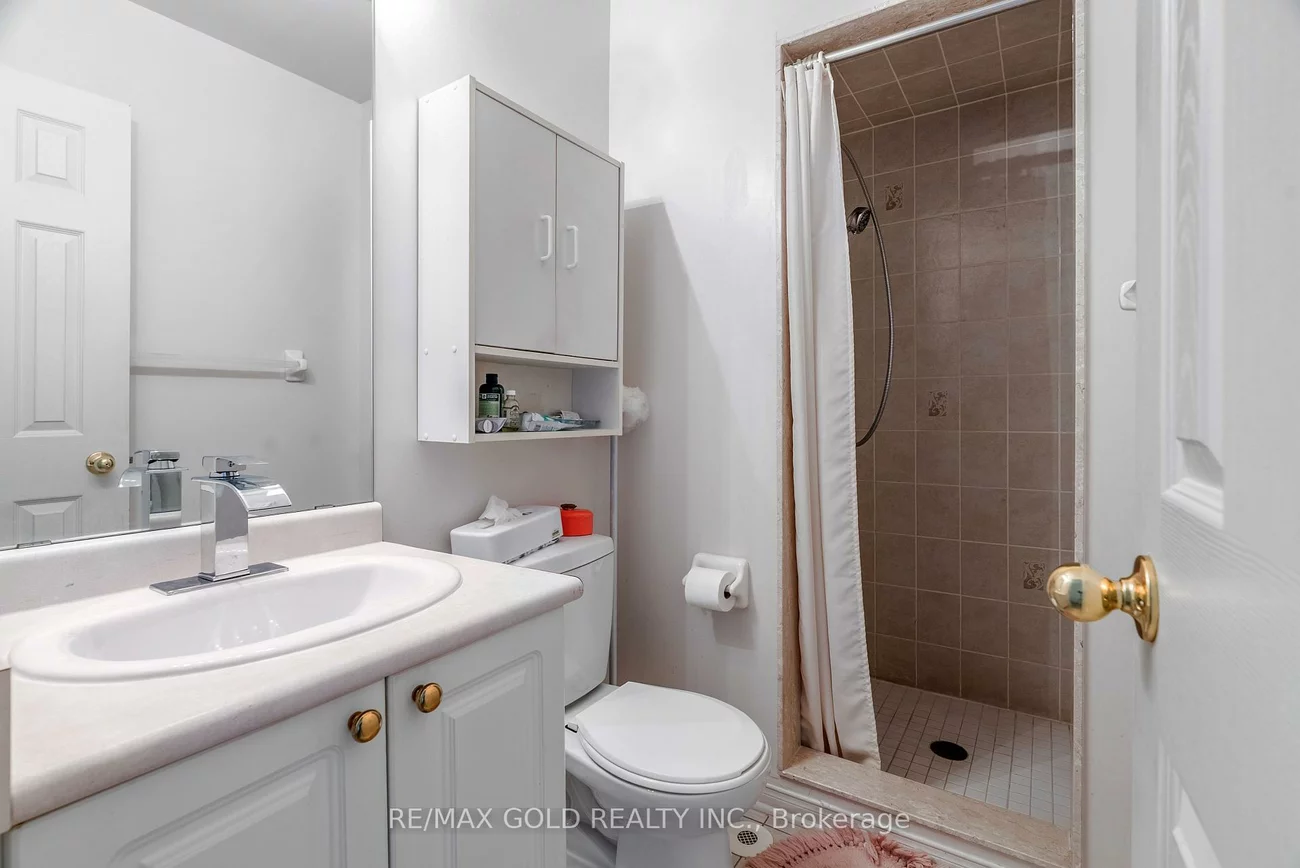 50, Strathaven, Hurontario, Mississauga