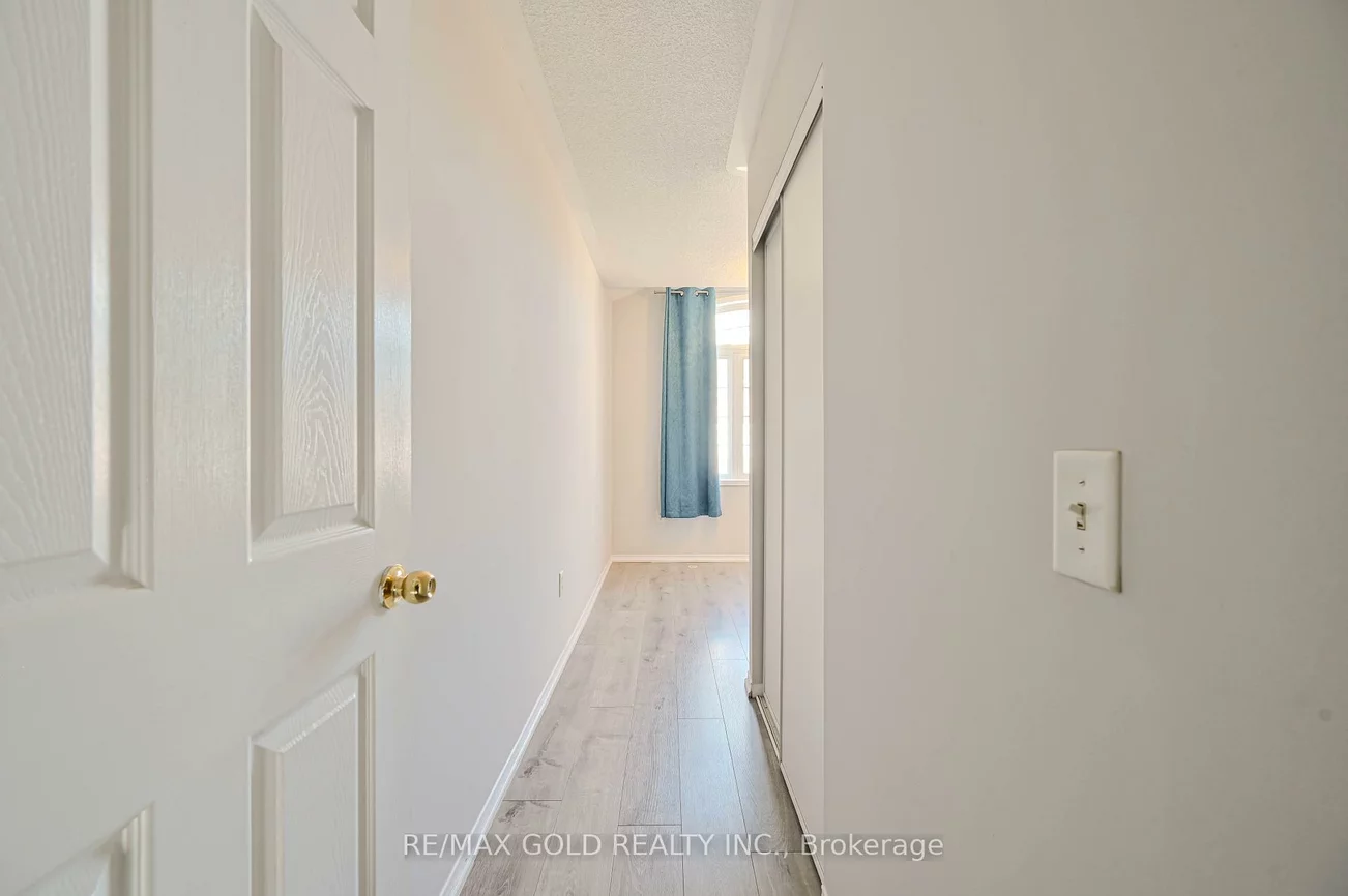 50, Strathaven, Hurontario, Mississauga