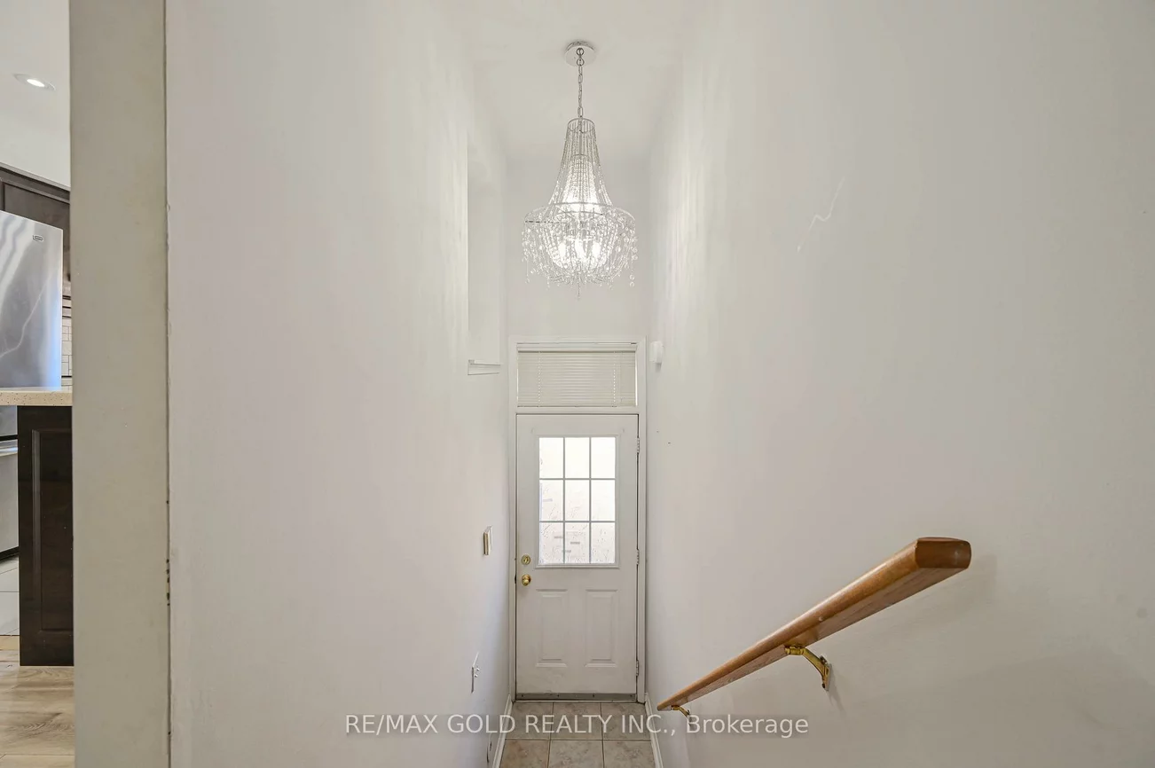 50, Strathaven, Hurontario, Mississauga