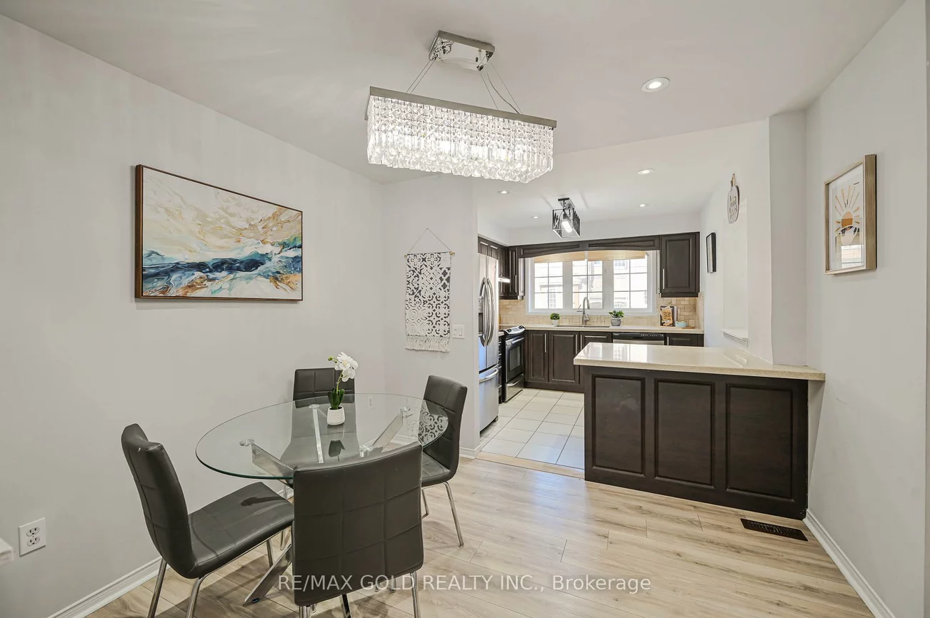 50, Strathaven, Hurontario, Mississauga