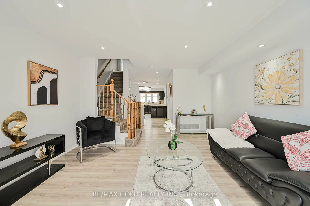 50, Strathaven, Hurontario, Mississauga