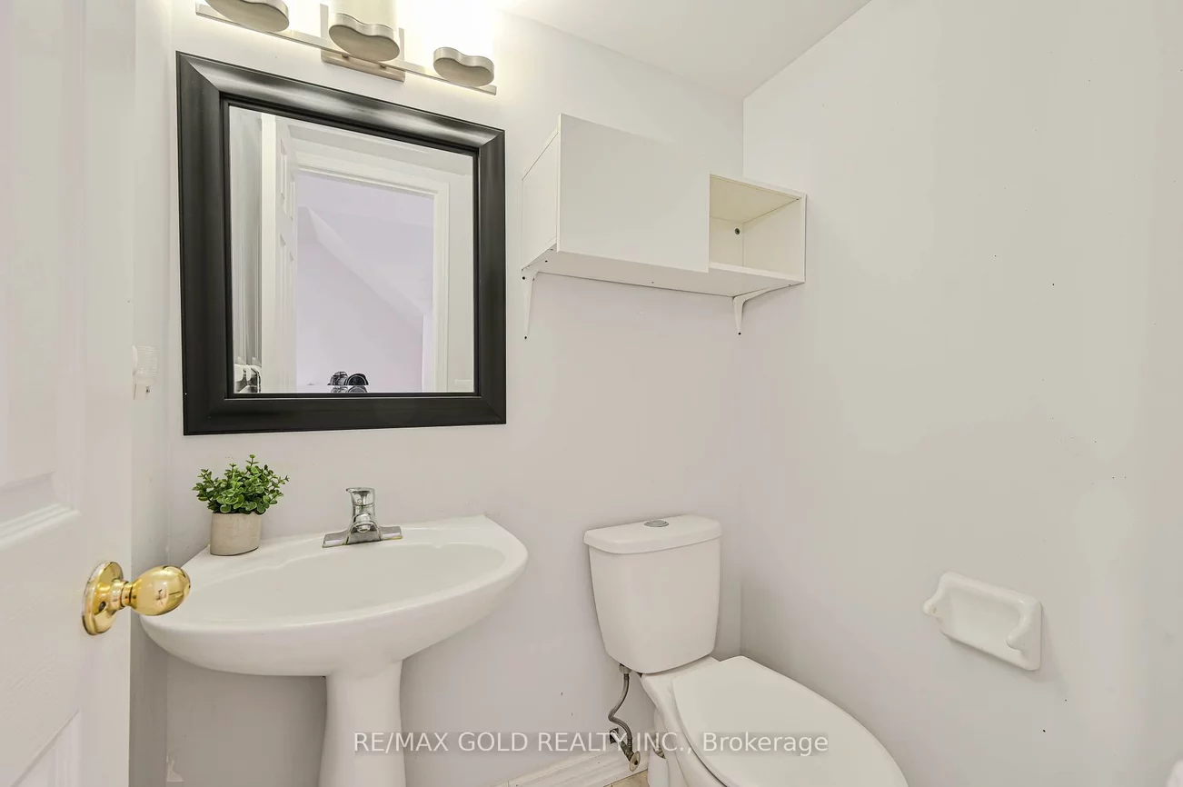 50, Strathaven, Hurontario, Mississauga
