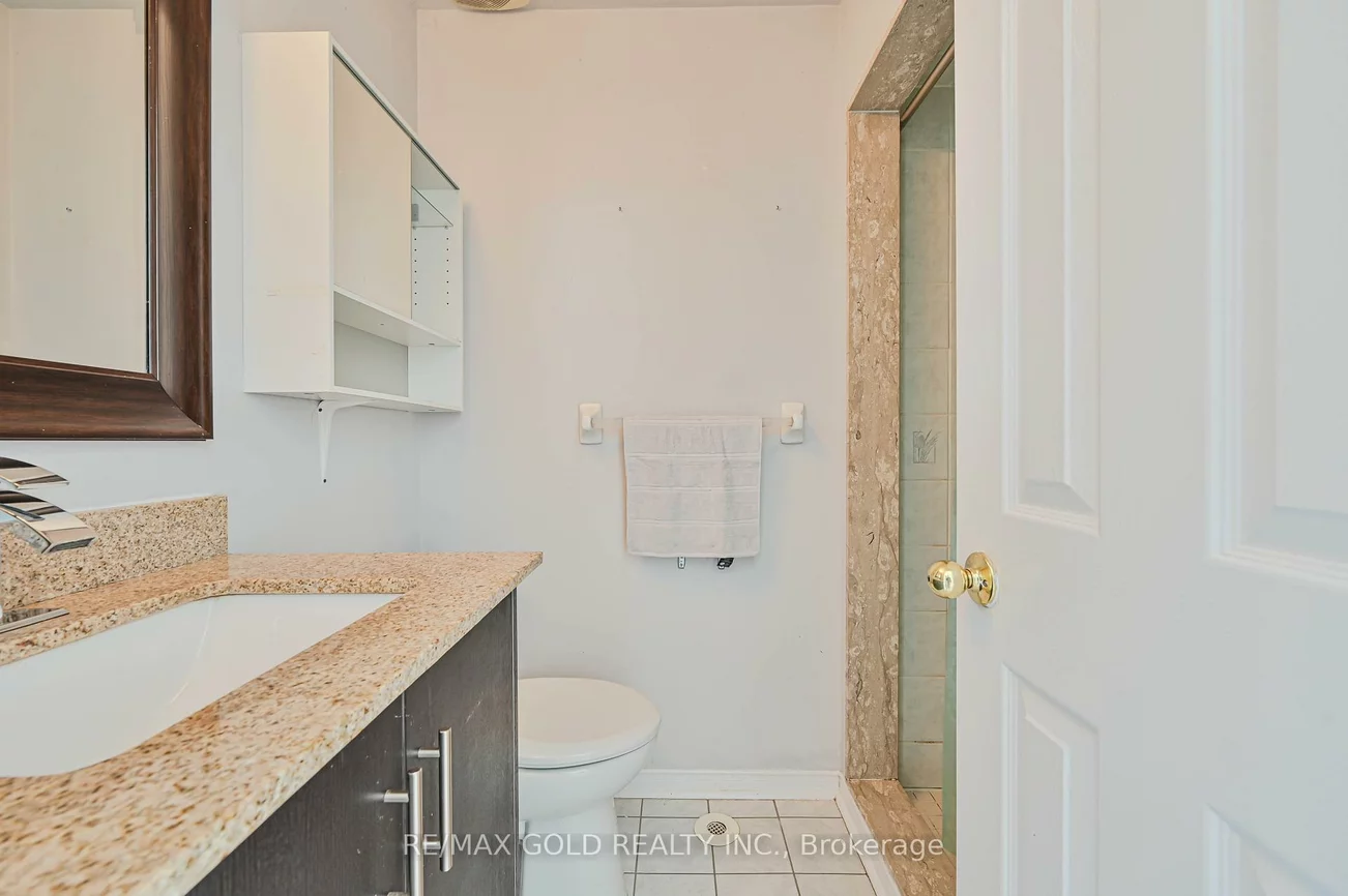 50, Strathaven, Hurontario, Mississauga
