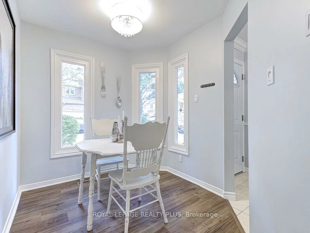 5020, Delaware, Hurontario, Mississauga
