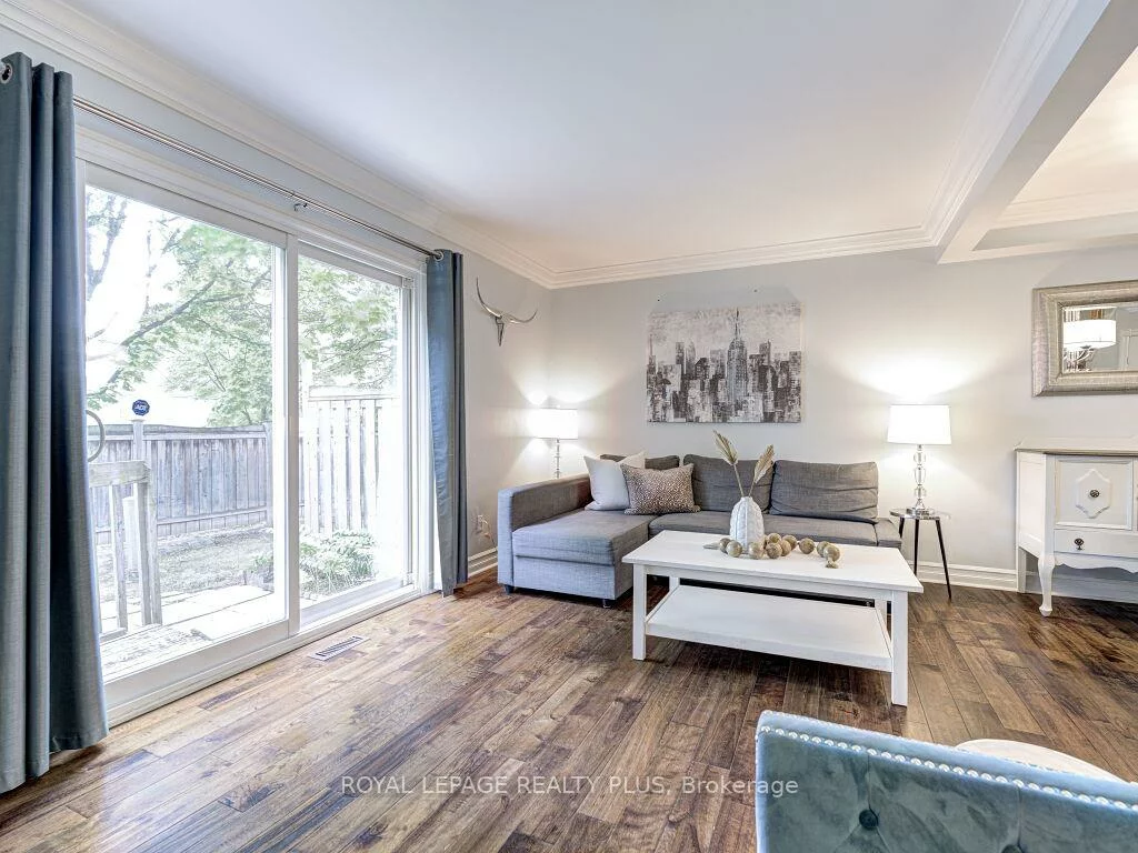 5020, Delaware, Hurontario, Mississauga
