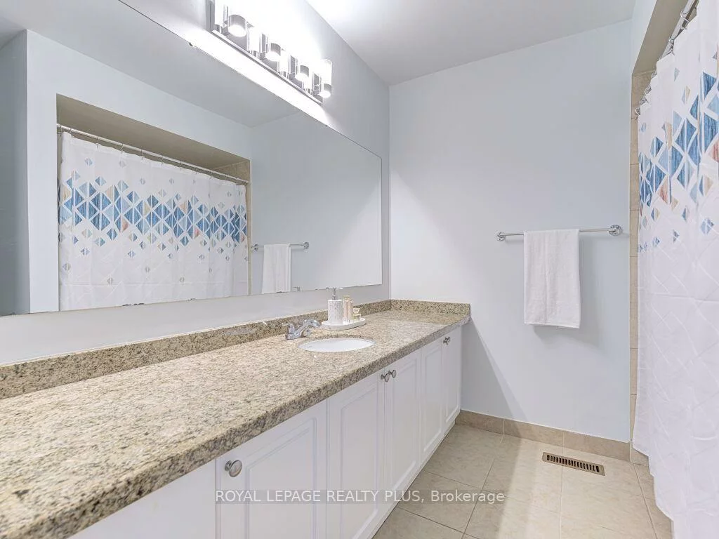 5020, Delaware, Hurontario, Mississauga