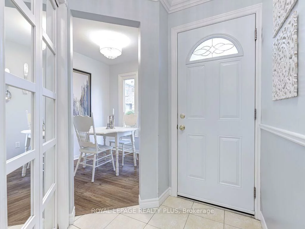 5020, Delaware, Hurontario, Mississauga
