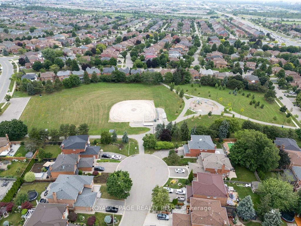 5020, Delaware, Hurontario, Mississauga