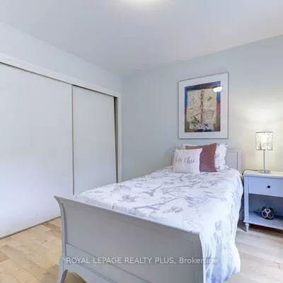 5020, Delaware, Hurontario, Mississauga