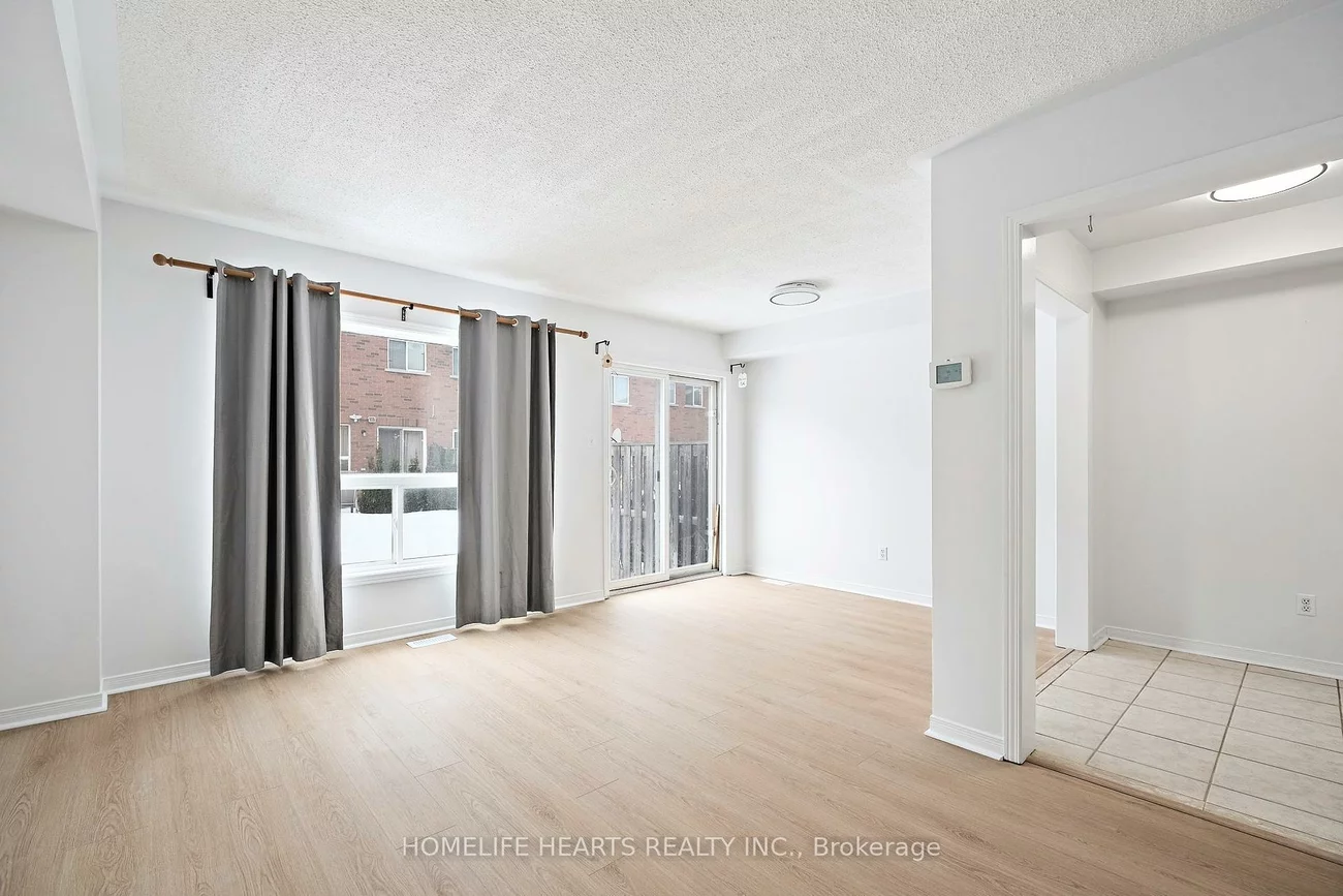 525, Novo Star, Meadowvale Village, Mississauga