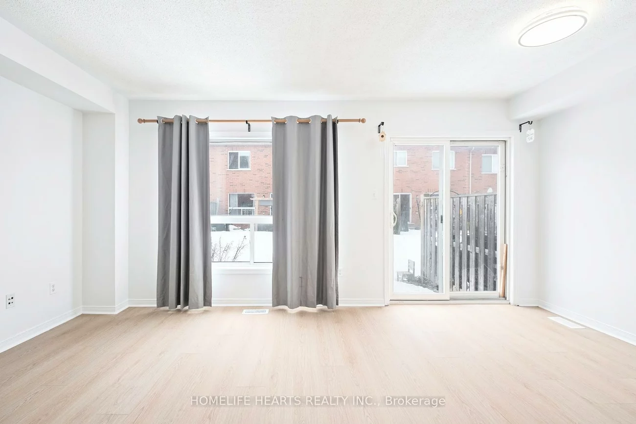 525, Novo Star, Meadowvale Village, Mississauga