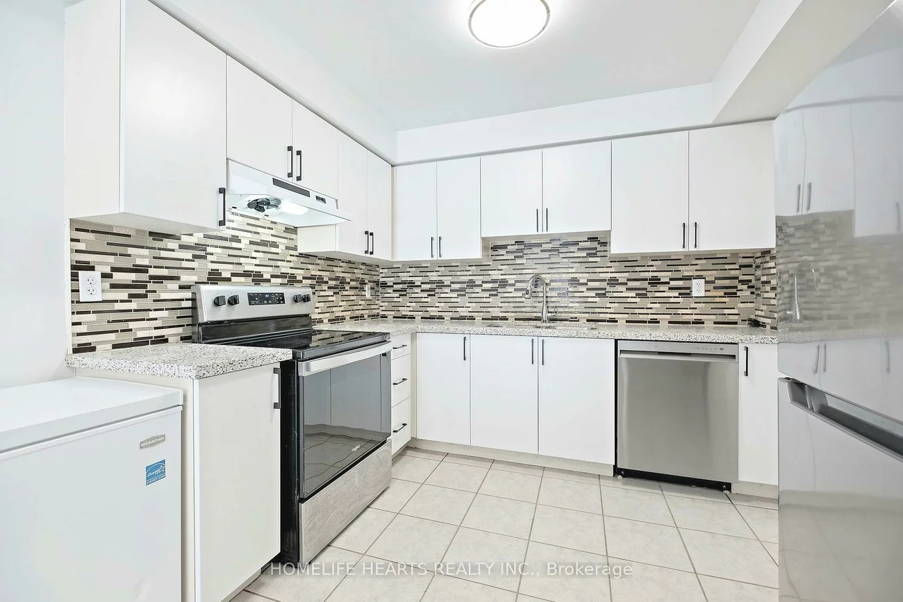 525, Novo Star, Meadowvale Village, Mississauga