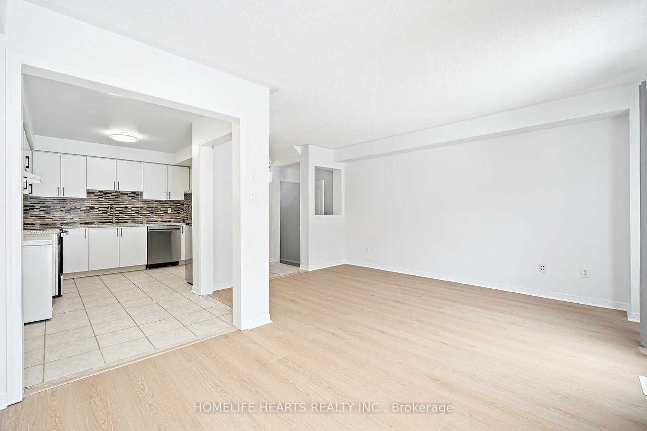 525, Novo Star, Meadowvale Village, Mississauga