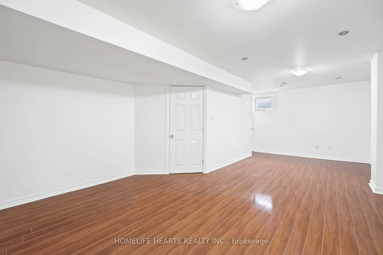 525, Novo Star, Meadowvale Village, Mississauga