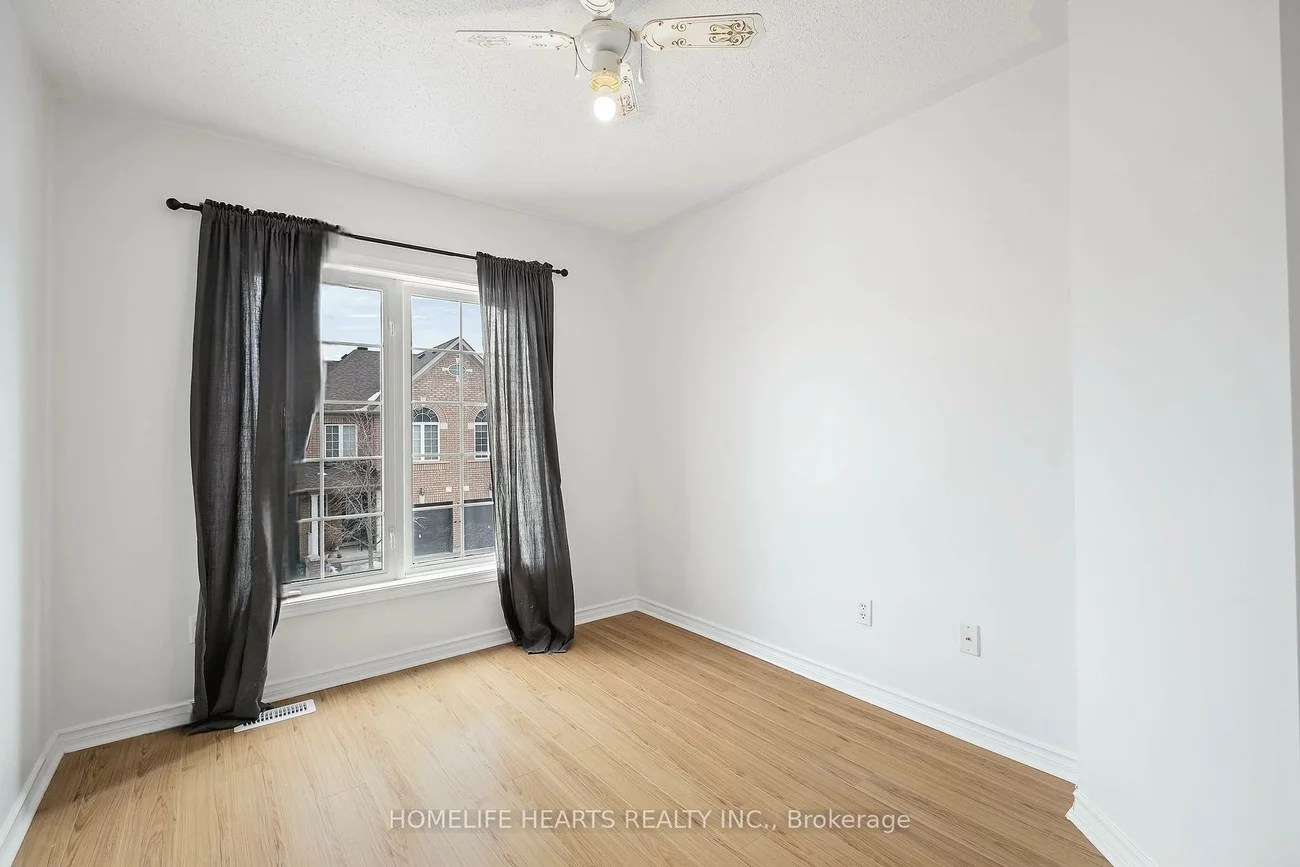 525, Novo Star, Meadowvale Village, Mississauga