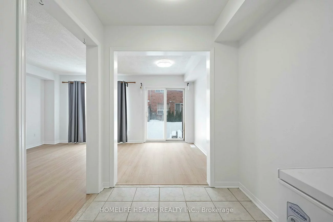 525, Novo Star, Meadowvale Village, Mississauga
