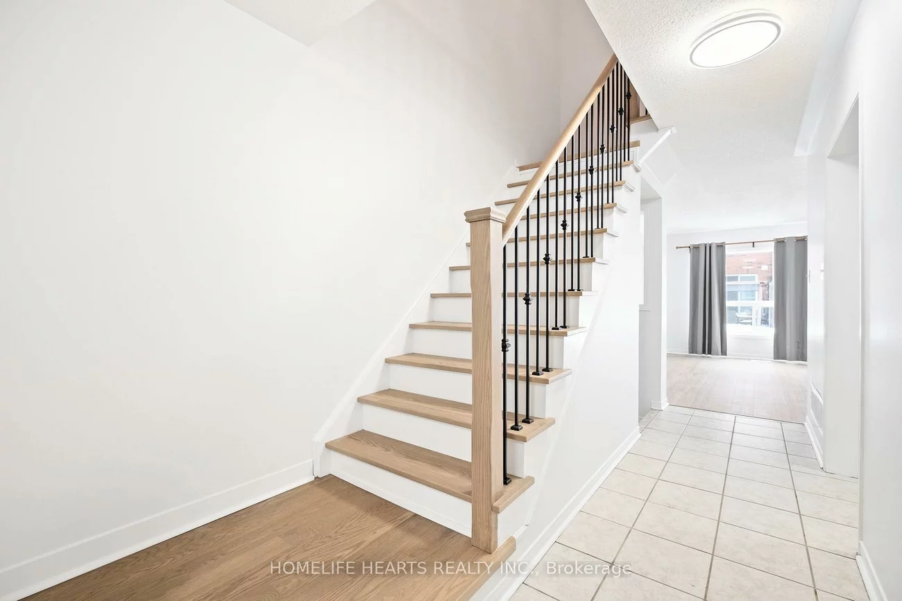 525, Novo Star, Meadowvale Village, Mississauga