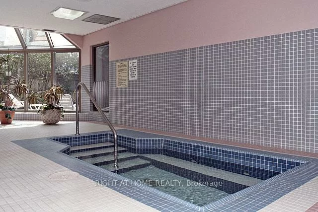 700, Constellation, Hurontario, Mississauga