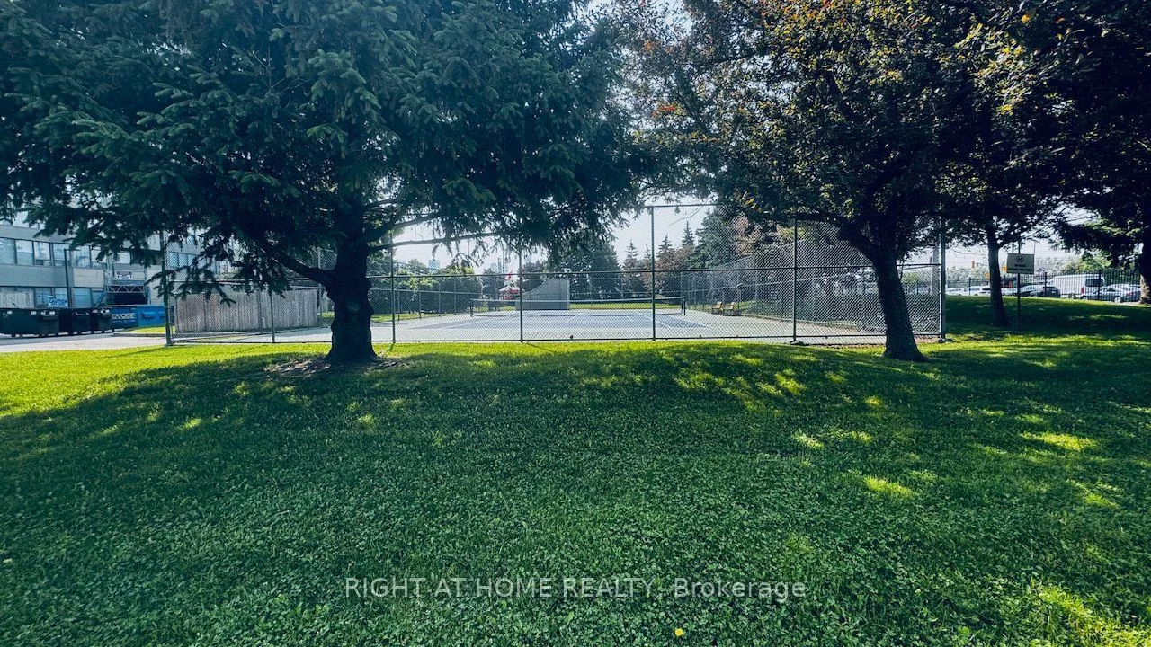 700, Constellation, Hurontario, Mississauga