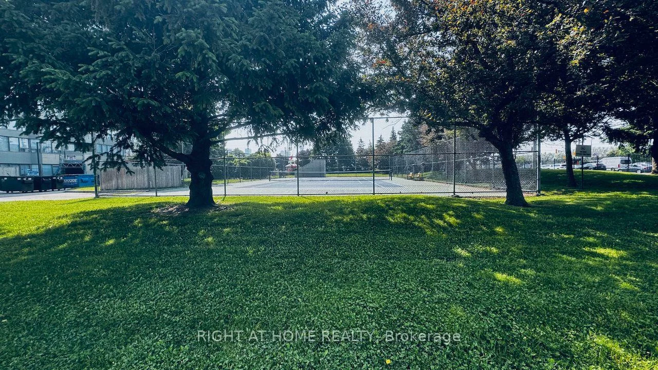 700, Constellation, Hurontario, Mississauga