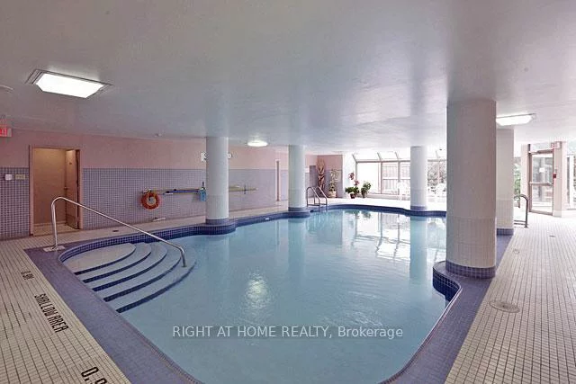 700, Constellation, Hurontario, Mississauga