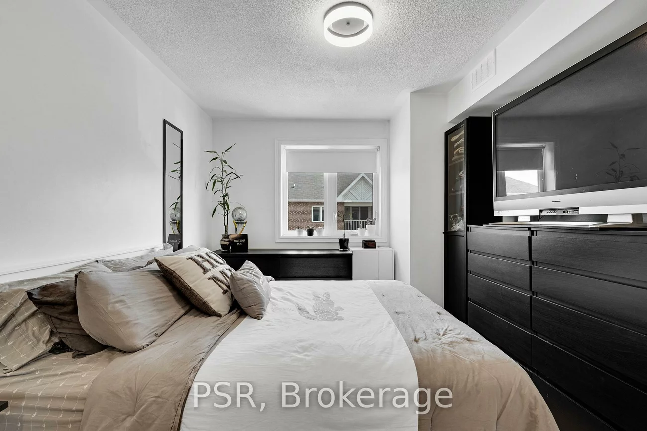 75, Bristol, Hurontario, Mississauga