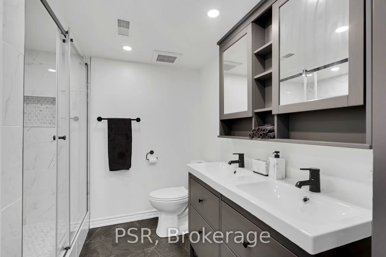 75, Bristol, Hurontario, Mississauga
