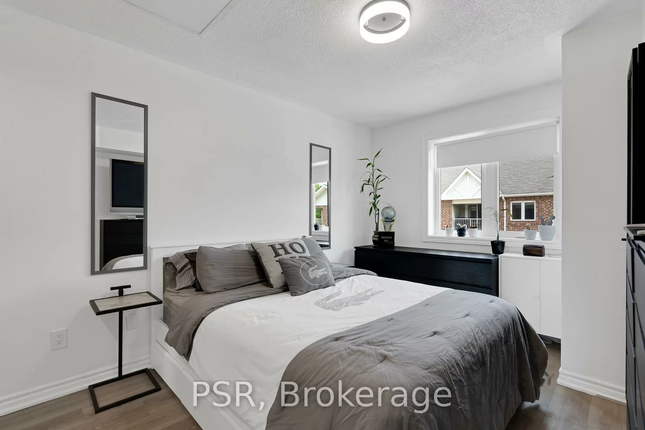 75, Bristol, Hurontario, Mississauga