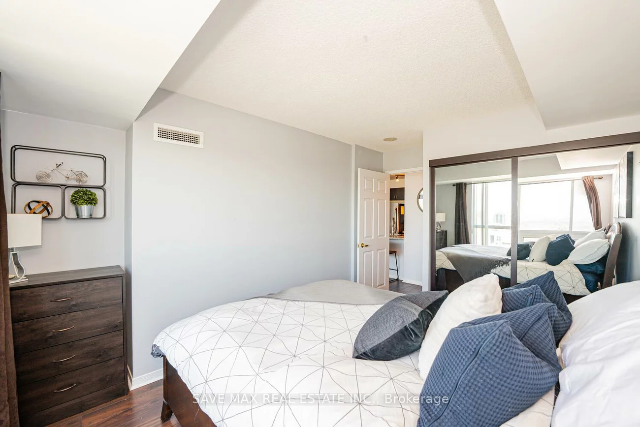4900, Glen Erin, Central Erin Mills, Mississauga