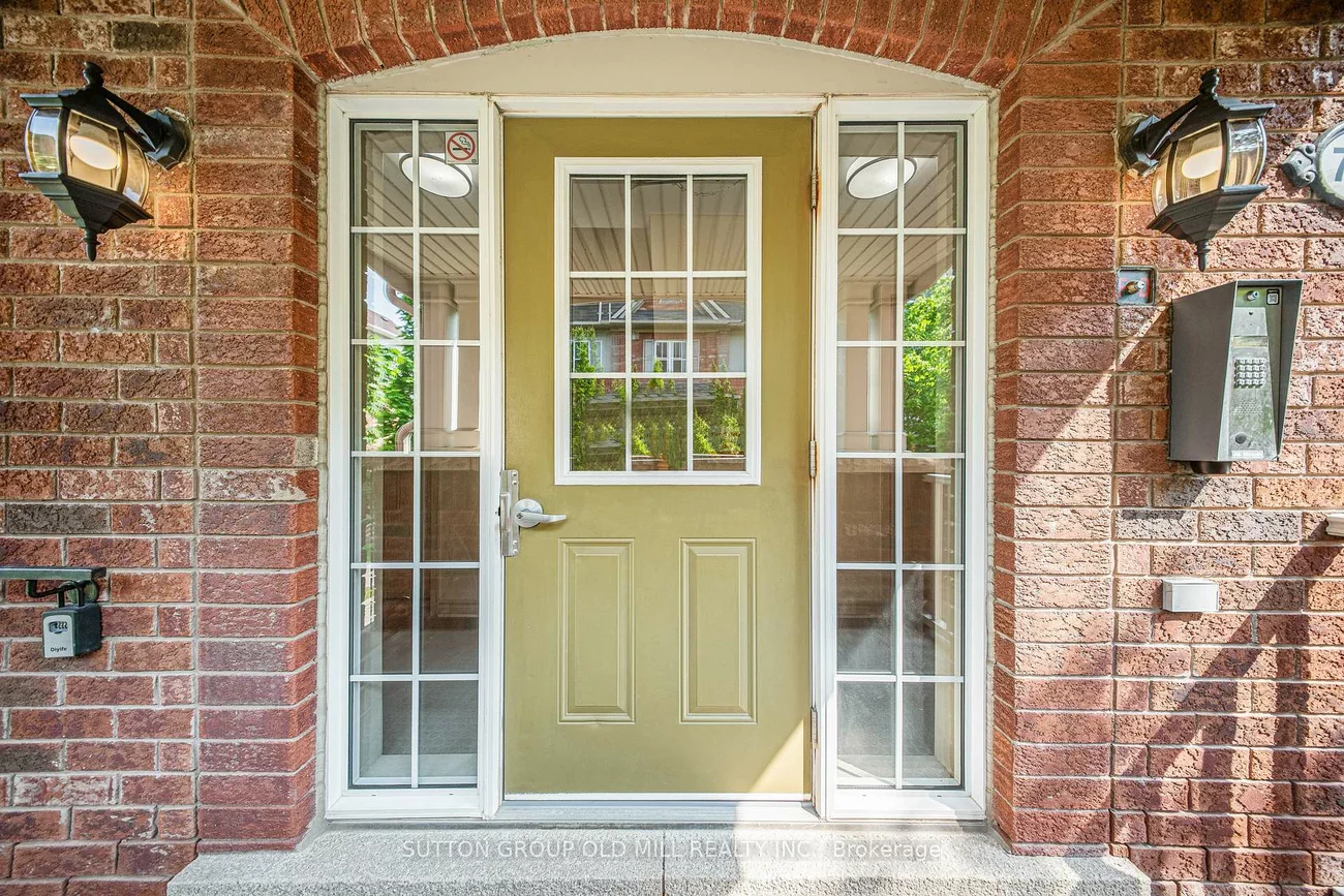 760, Neighbourhood, Cooksville, Mississauga