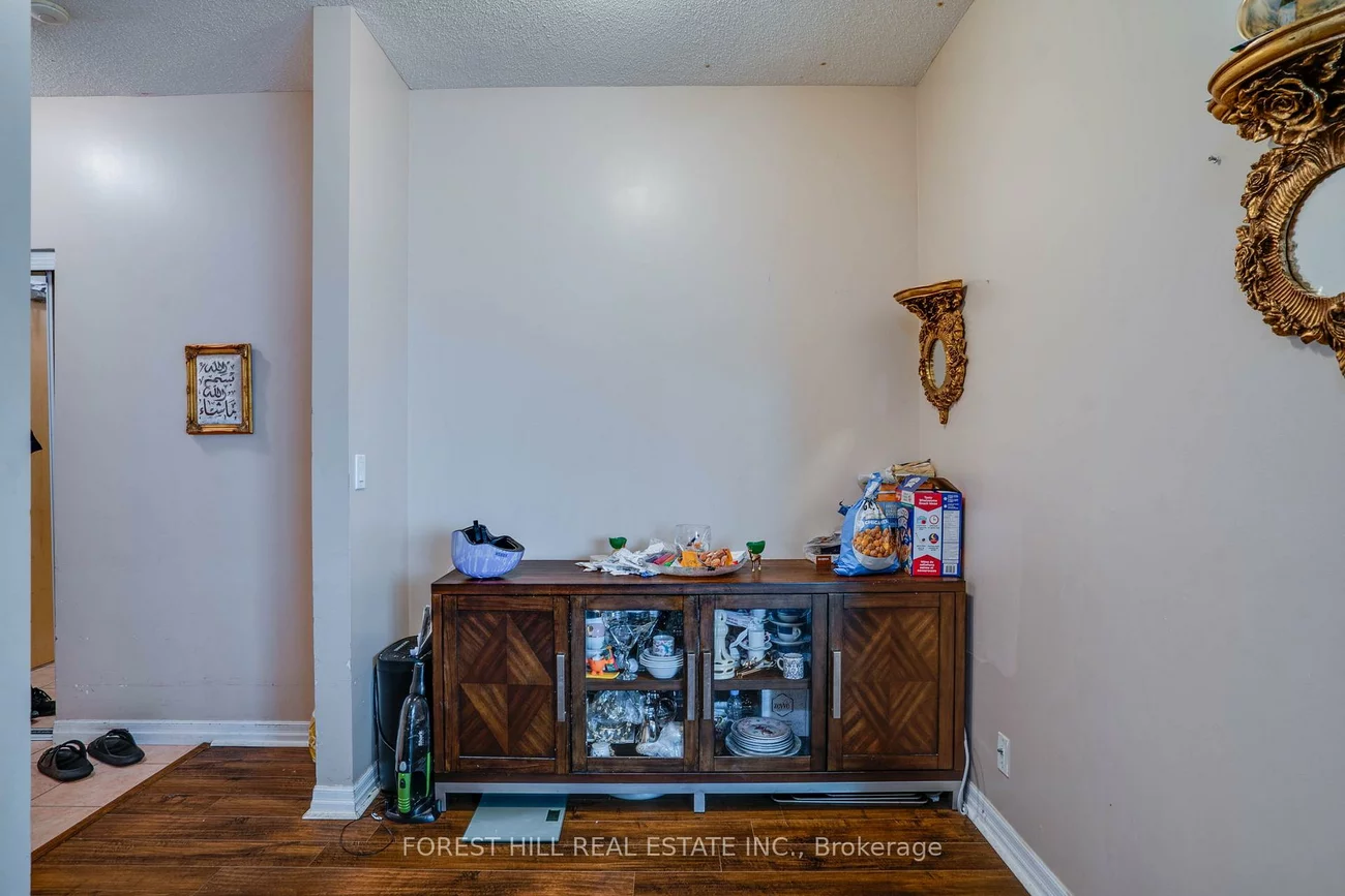 220, Burnhamthorpe, City Centre, Mississauga