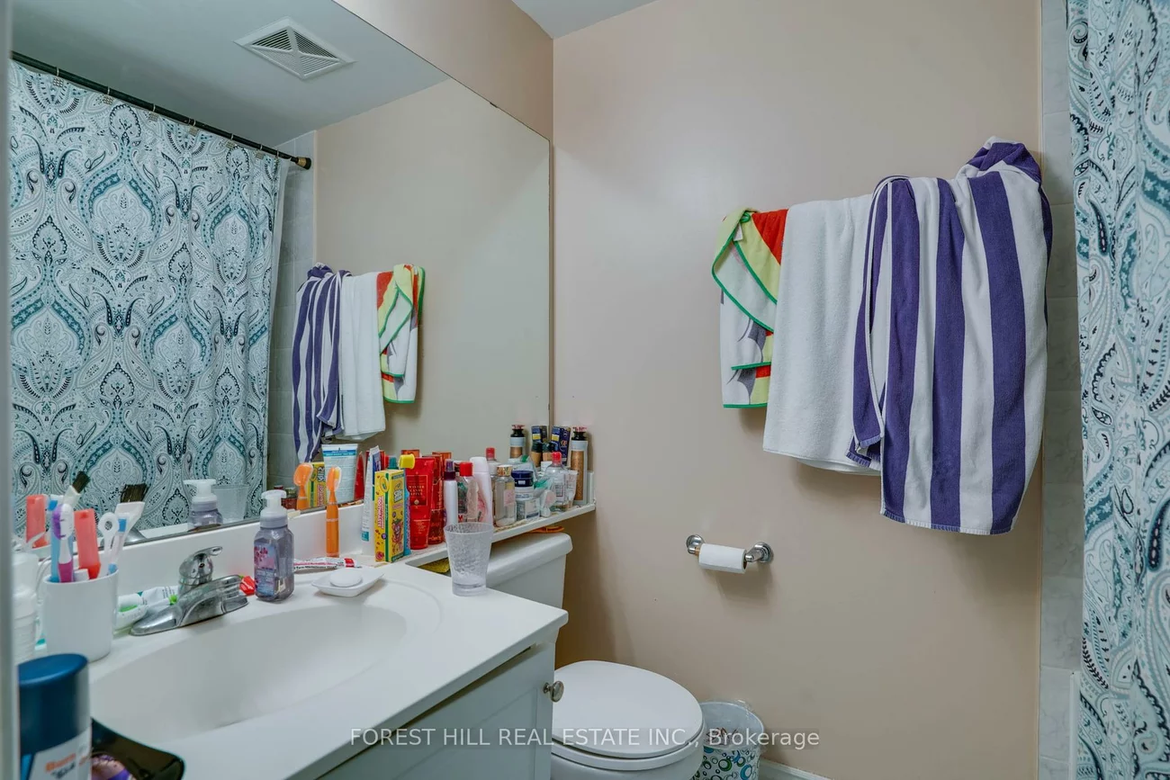 220, Burnhamthorpe, City Centre, Mississauga