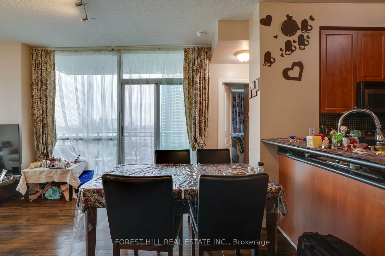 220, Burnhamthorpe, City Centre, Mississauga